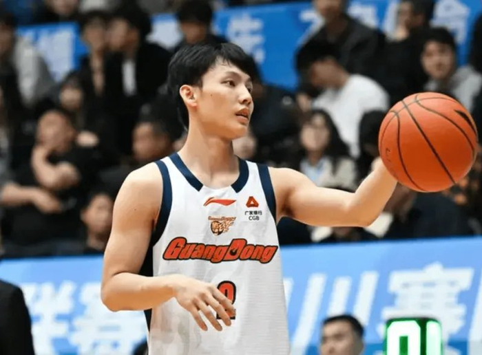 乐鱼网页版-广东复仇江苏！徐杰+胡明轩+三外齐爆，张皓嘉末节崛起，小崔打铁|崔永元|球员|比赛|爆炸|数据_新浪体育_新浪新闻